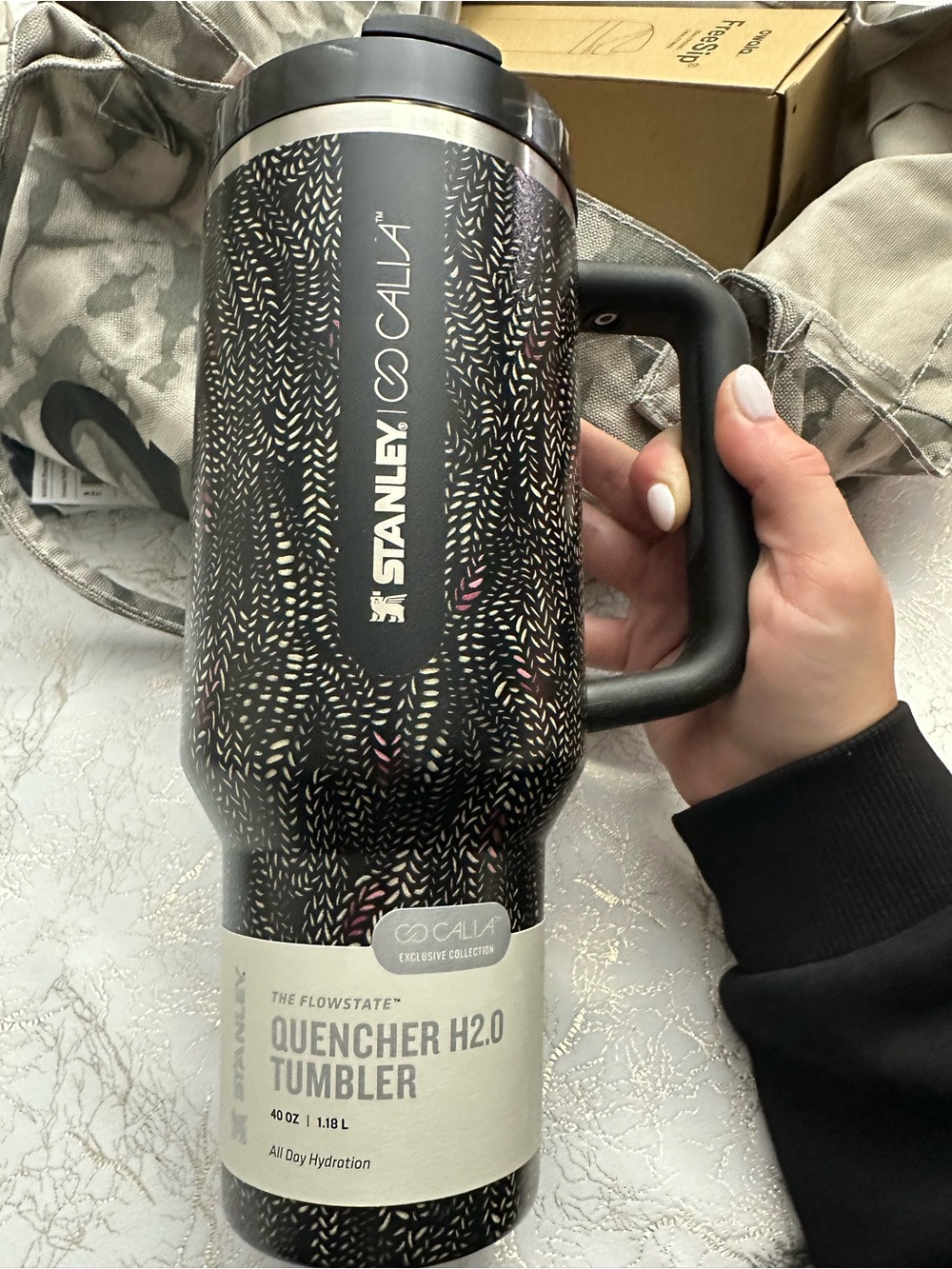 Stanley x CALIA black and white herringbone patterned tumbler
40 OZ